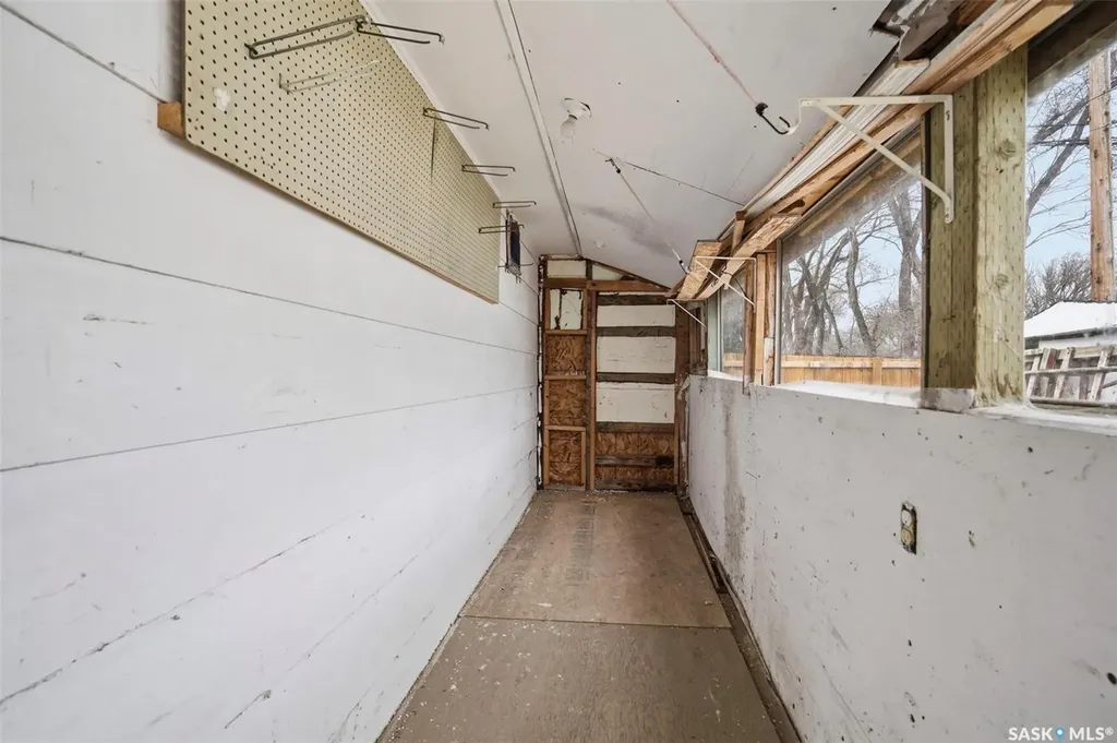 1721 E Avenue N Saskatoon SK S7L 1V3