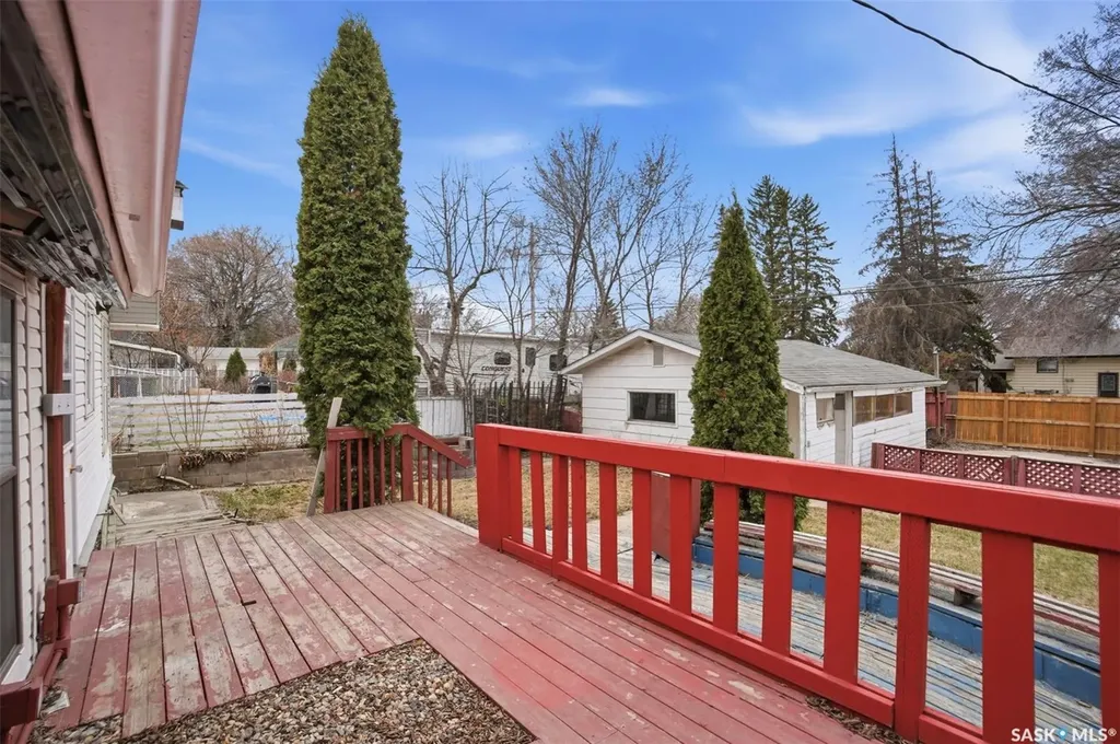 1721 E Avenue N Saskatoon SK S7L 1V3