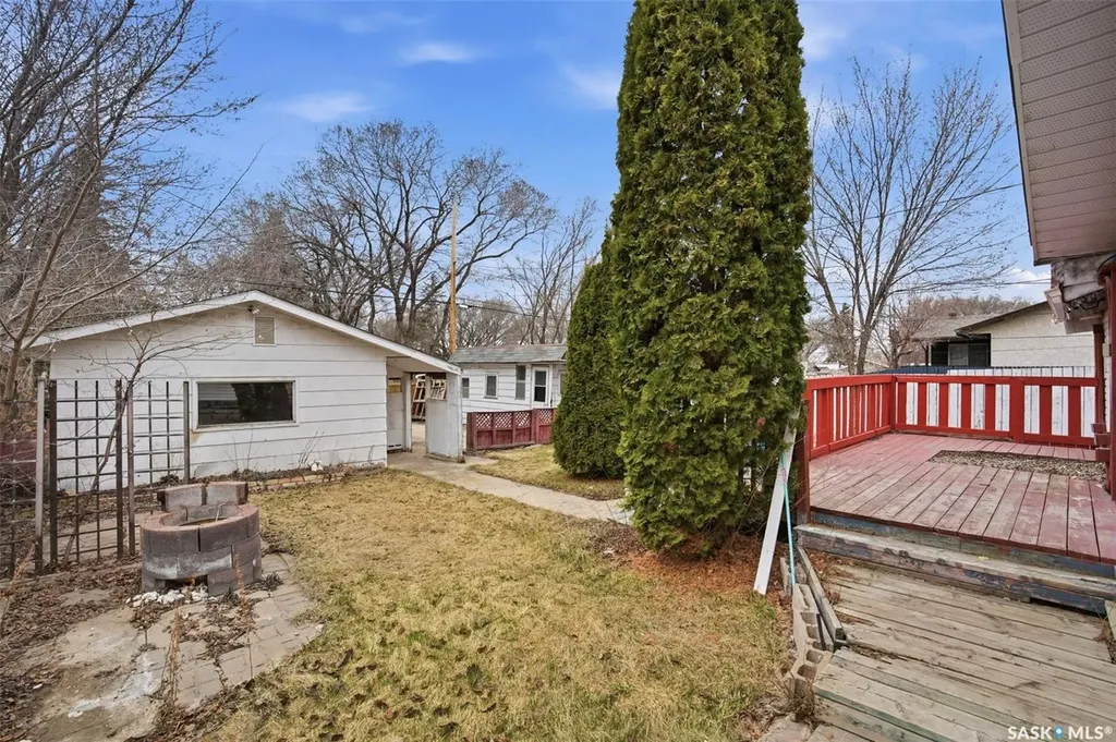 1721 E Avenue N Saskatoon SK S7L 1V3
