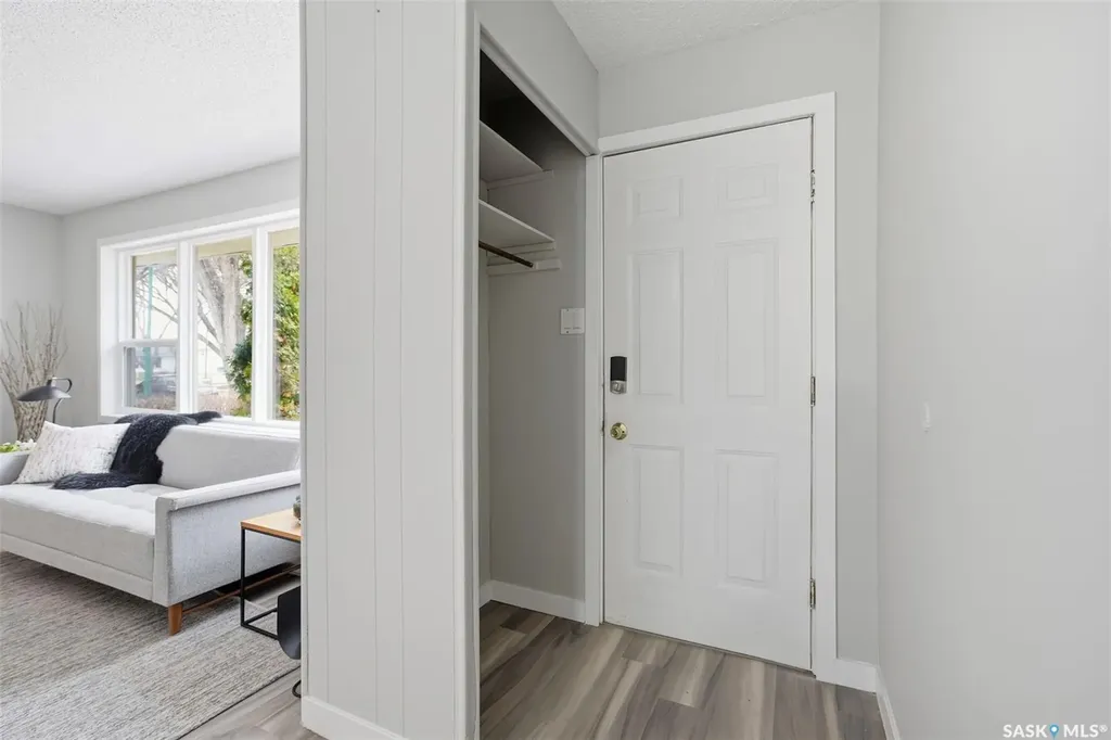 1721 E Avenue N Saskatoon SK S7L 1V3