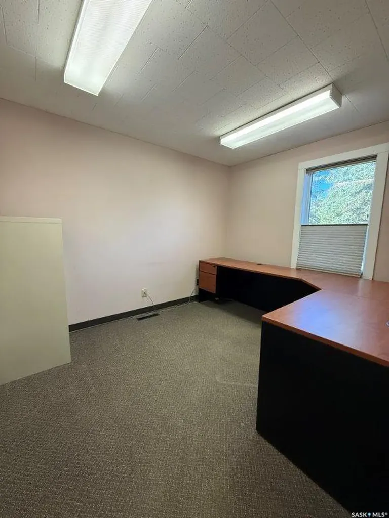 300/302 8th Avenue W Kindersley SK S0L 1S0