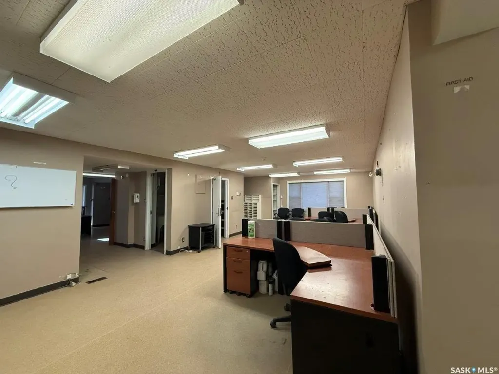 300/302 8th Avenue W Kindersley SK S0L 1S0