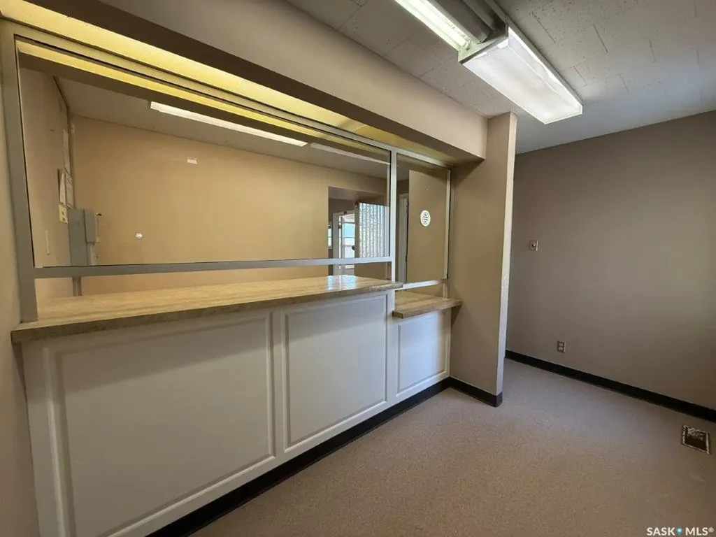 300/302 8th Avenue W Kindersley SK S0L 1S0