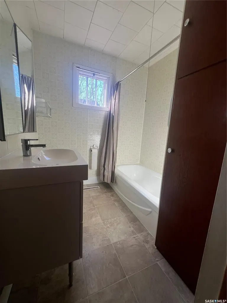 301 Gonczy Avenue Esterhazy SK S0A 0X0
