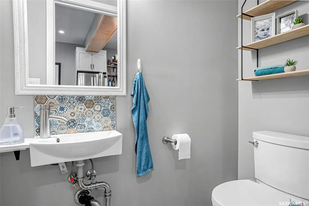 475 L Avenue S Saskatoon SK S7M 5Y6