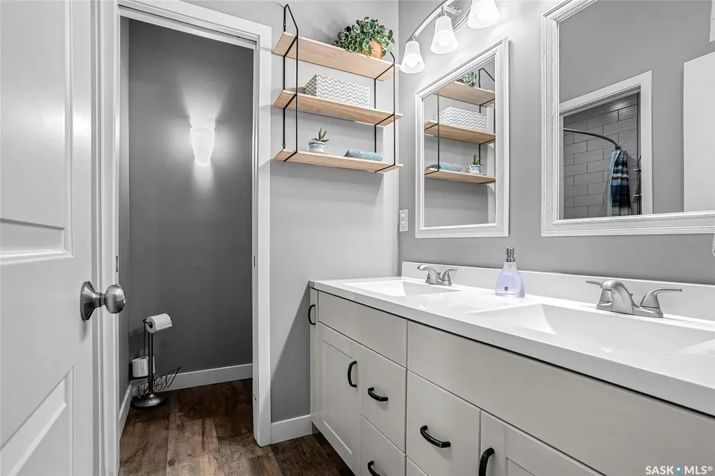 475 L Avenue S Saskatoon SK S7M 5Y6