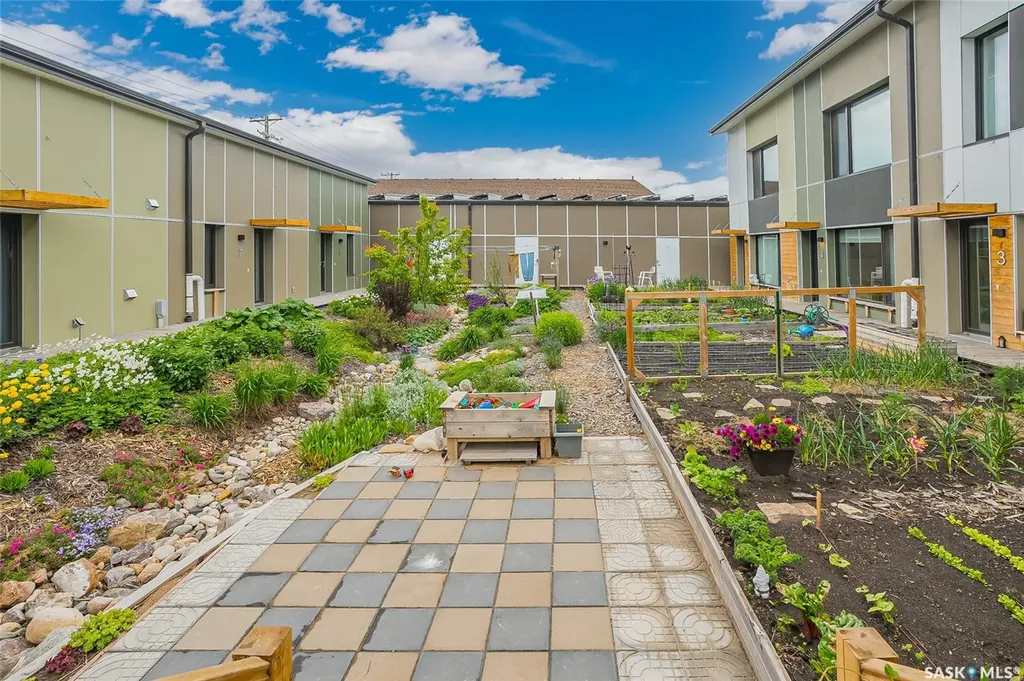 475 L Avenue S Saskatoon SK S7M 5Y6