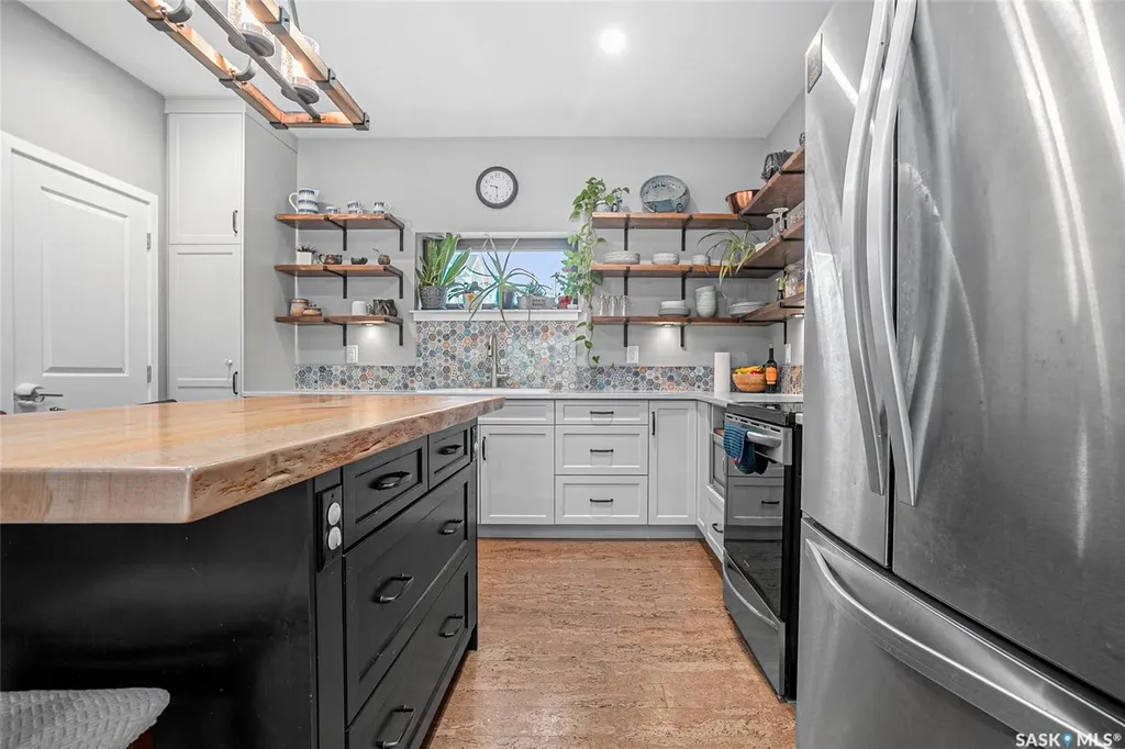 475 L Avenue S Saskatoon SK S7M 5Y6