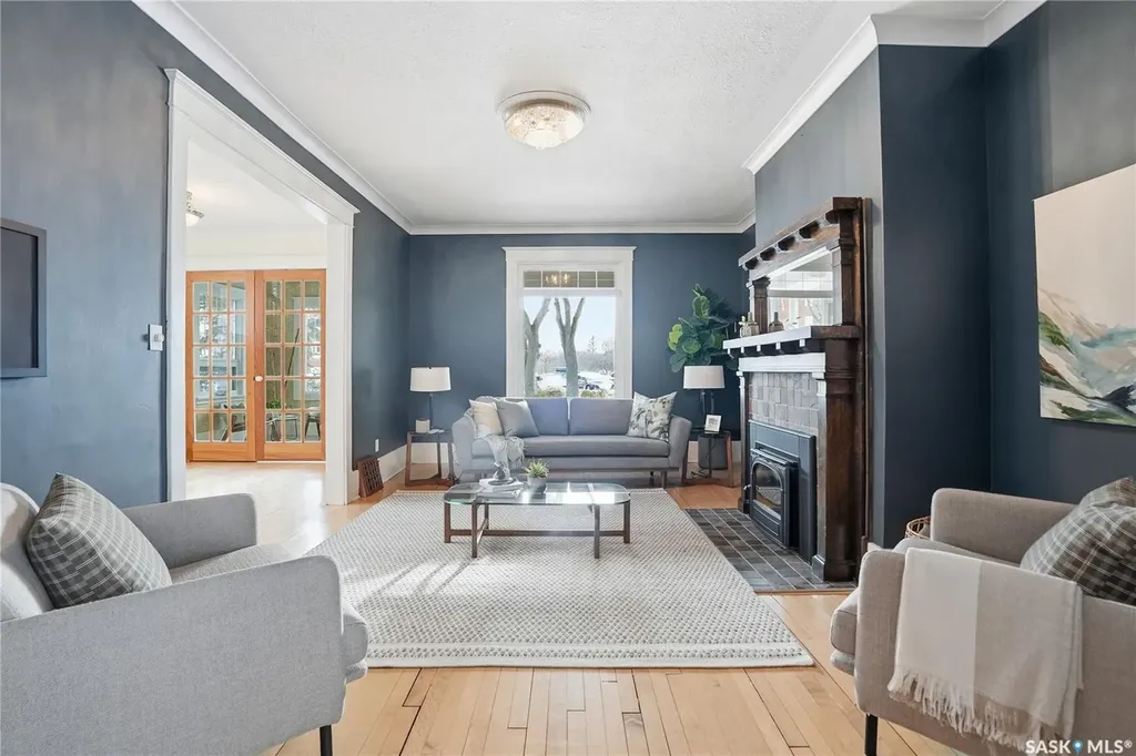 702 Queen Street Saskatoon SK S7K 0M9