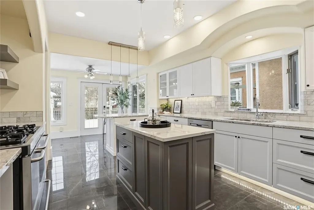 702 Queen Street Saskatoon SK S7K 0M9