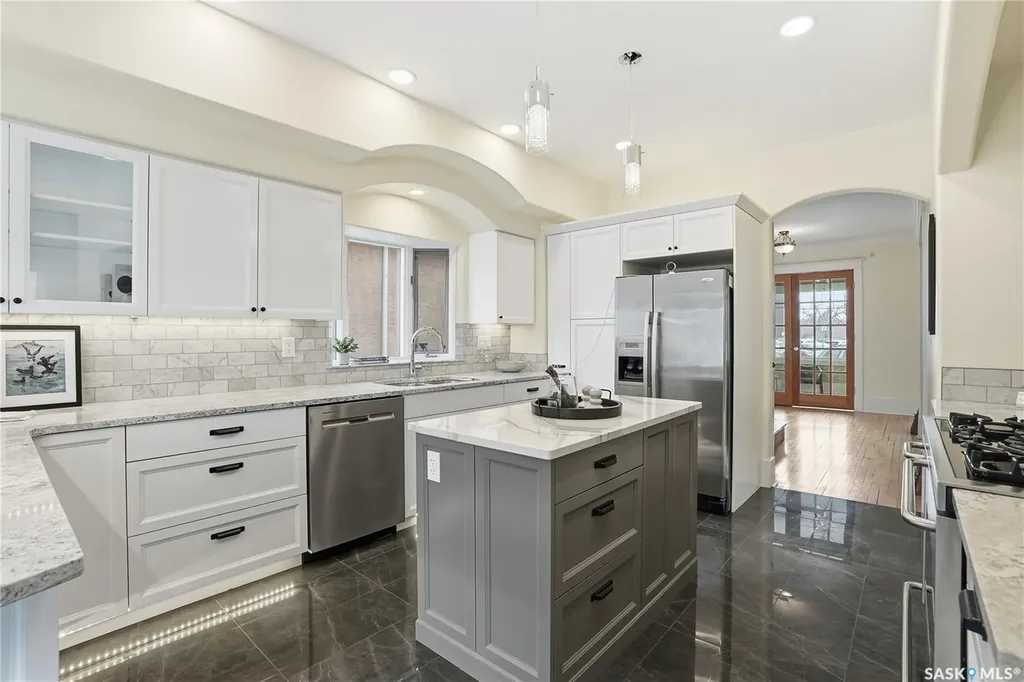 702 Queen Street Saskatoon SK S7K 0M9