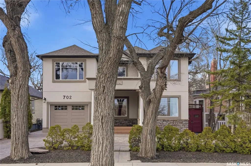 702 Queen Street Saskatoon SK S7K 0M9