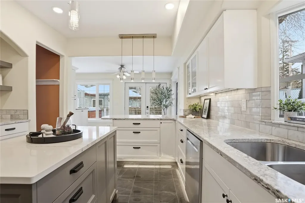702 Queen Street Saskatoon SK S7K 0M9