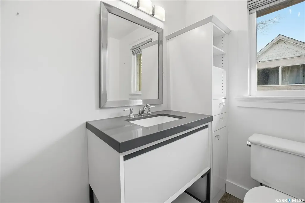 702 Queen Street Saskatoon SK S7K 0M9