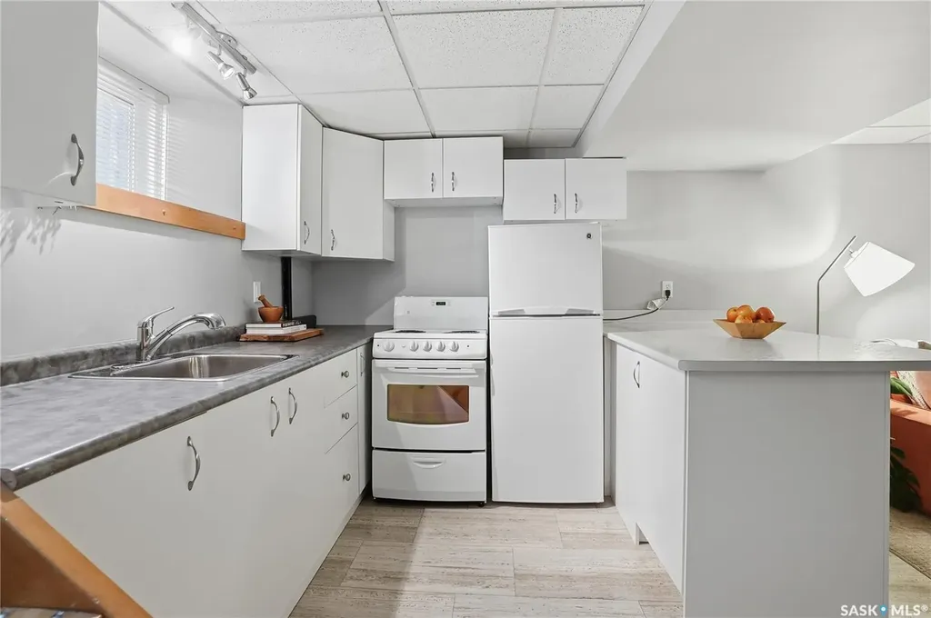 702 Queen Street Saskatoon SK S7K 0M9