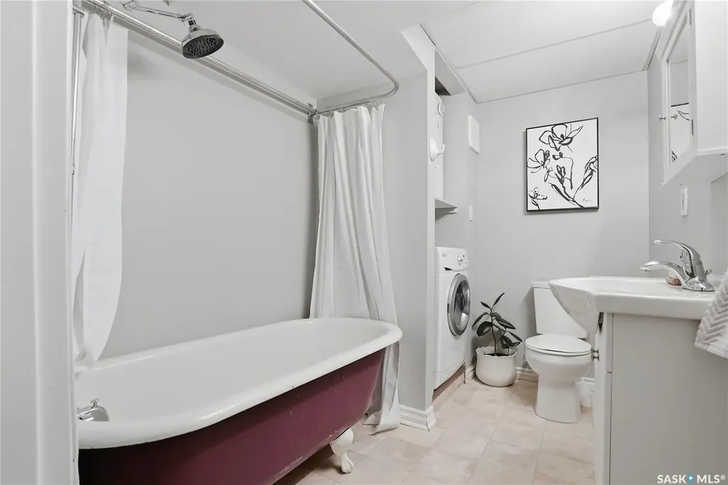 702 Queen Street Saskatoon SK S7K 0M9