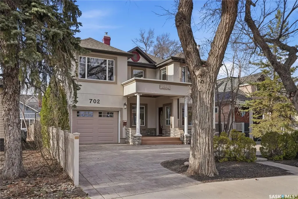 702 Queen Street Saskatoon SK S7K 0M9