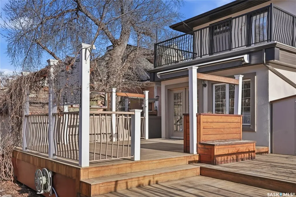 702 Queen Street Saskatoon SK S7K 0M9