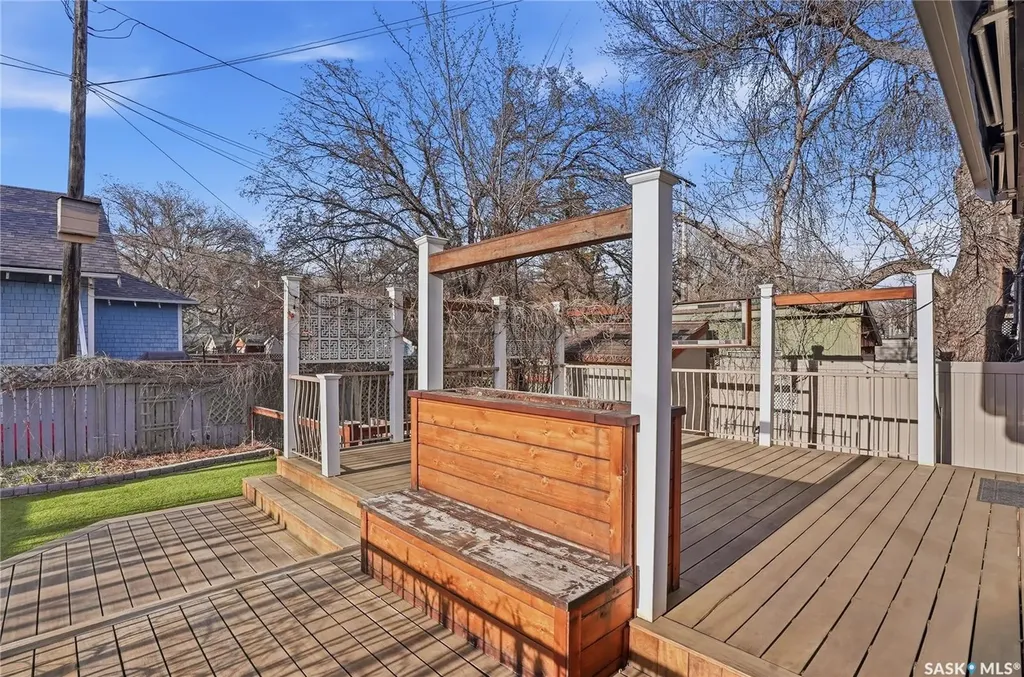 702 Queen Street Saskatoon SK S7K 0M9