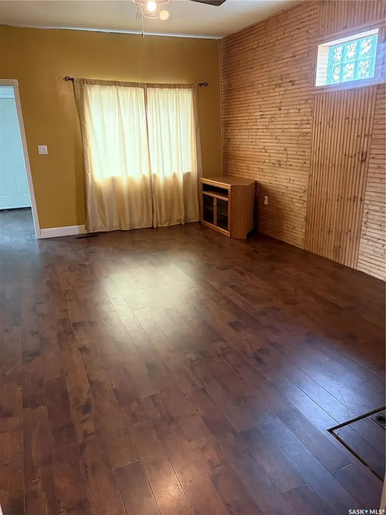 306 1st Street W Carnduff SK S0C 0S0