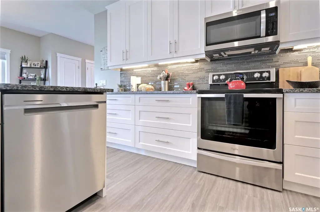 1015 Bradley Street Moose Jaw SK S6H 5Y4
