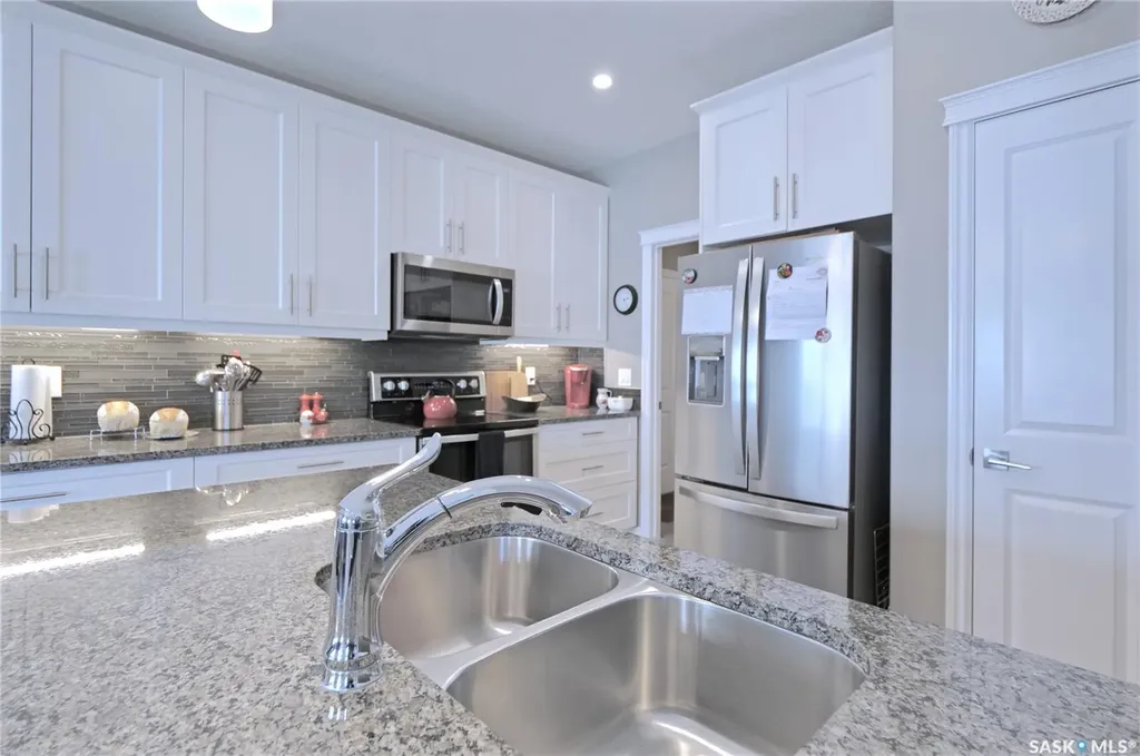 1015 Bradley Street Moose Jaw SK S6H 5Y4