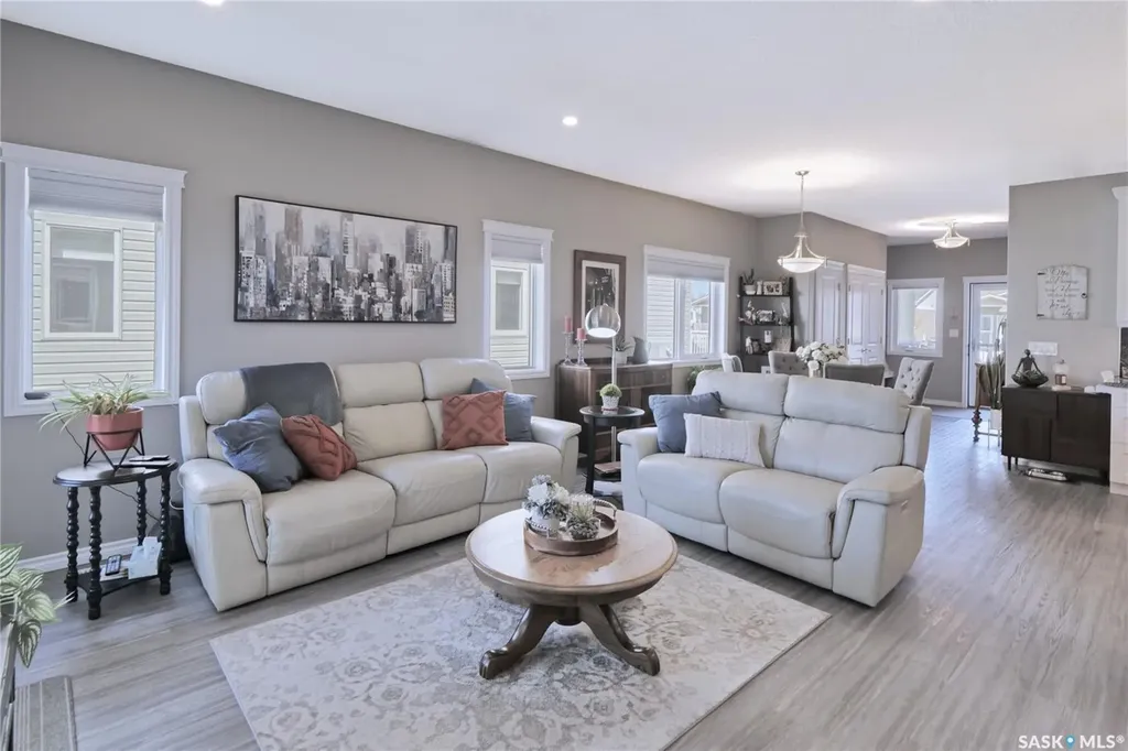 1015 Bradley Street Moose Jaw SK S6H 5Y4
