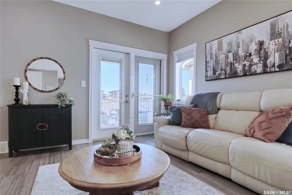 1015 Bradley Street Moose Jaw SK S6H 5Y4