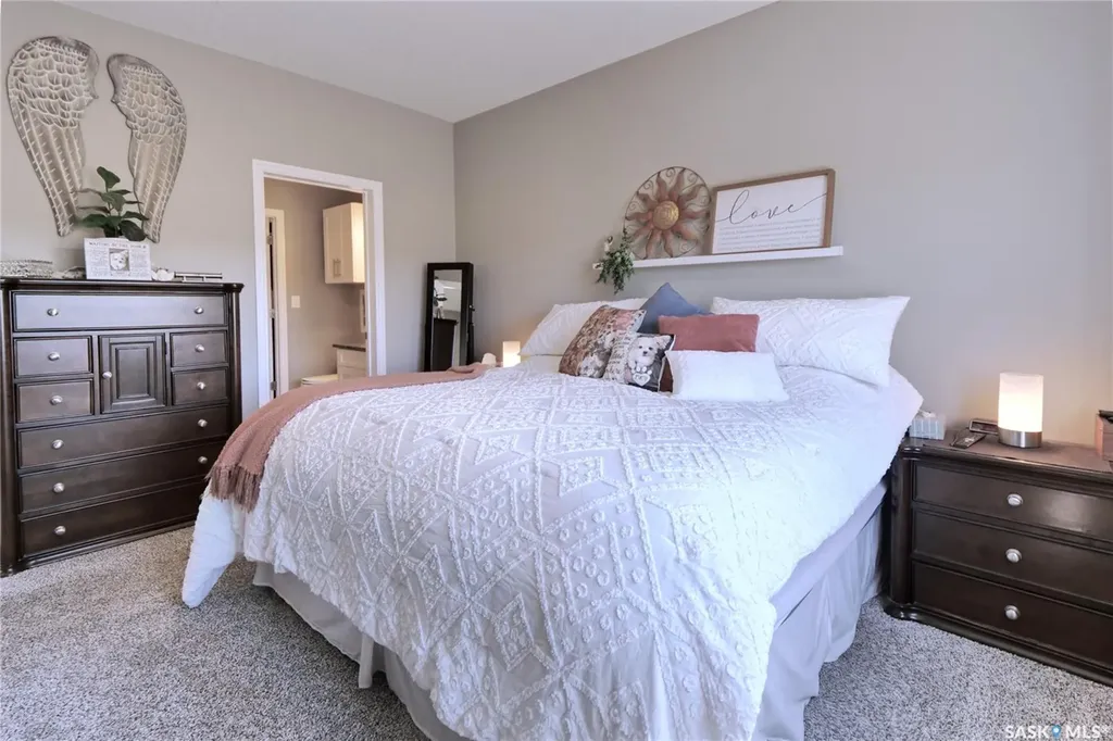 1015 Bradley Street Moose Jaw SK S6H 5Y4