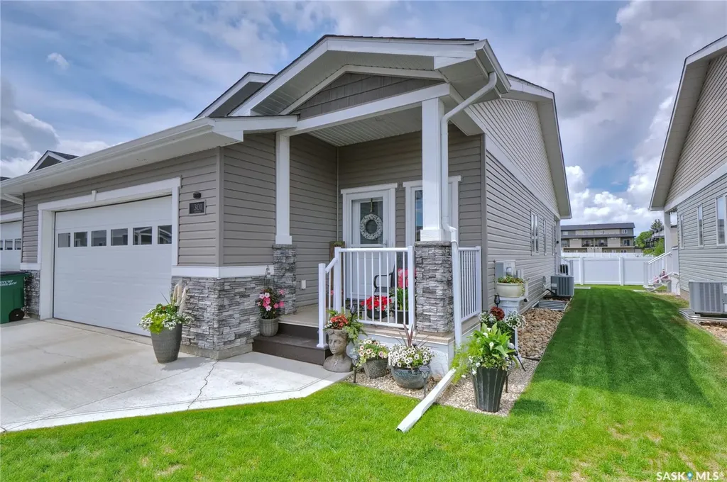 1015 Bradley Street Moose Jaw SK S6H 5Y4