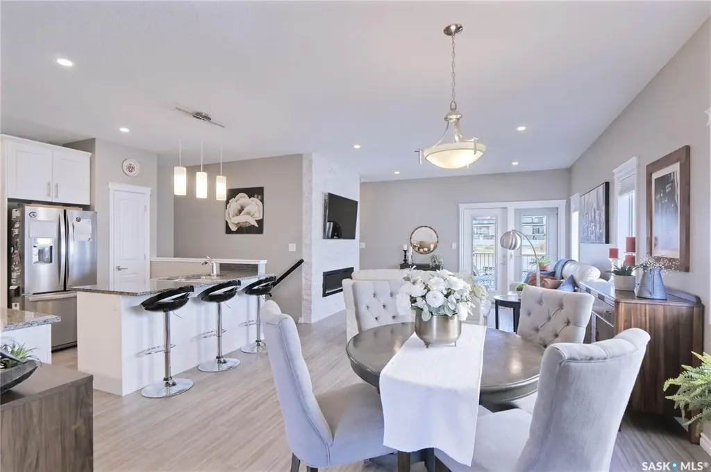 1015 Bradley Street Moose Jaw SK S6H 5Y4