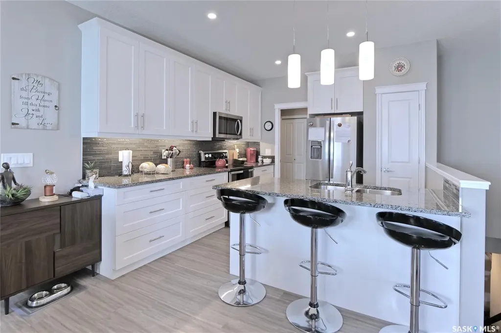 1015 Bradley Street Moose Jaw SK S6H 5Y4