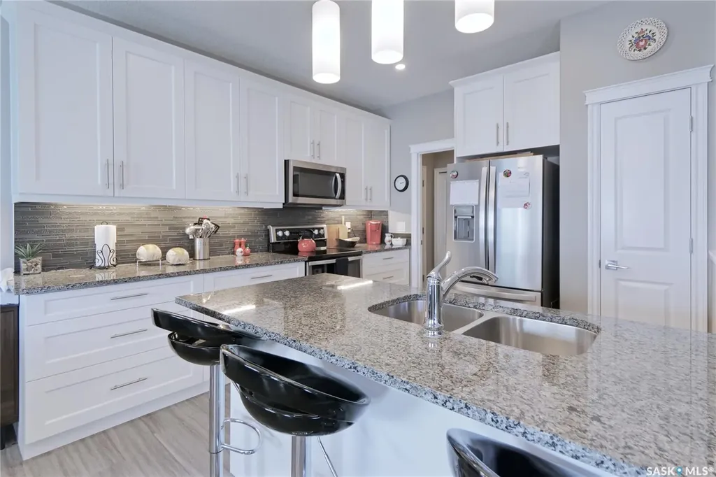 1015 Bradley Street Moose Jaw SK S6H 5Y4