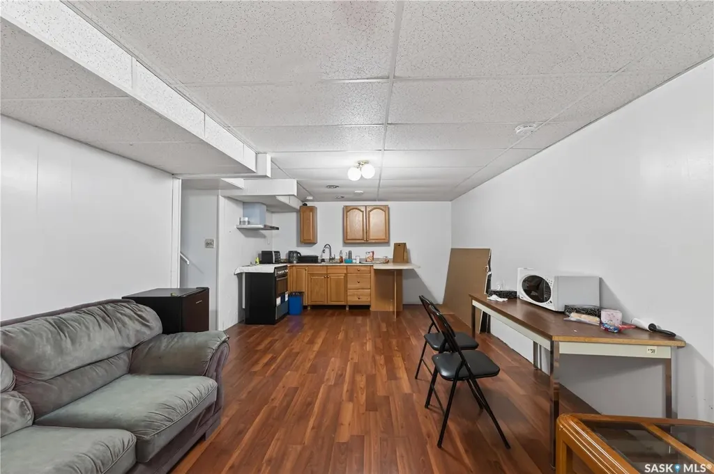 1329 Rupert Street Regina SK S4N 1V6