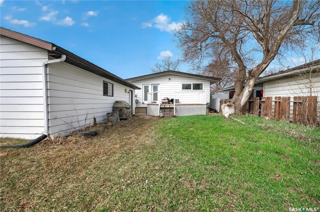 1329 Rupert Street Regina SK S4N 1V6