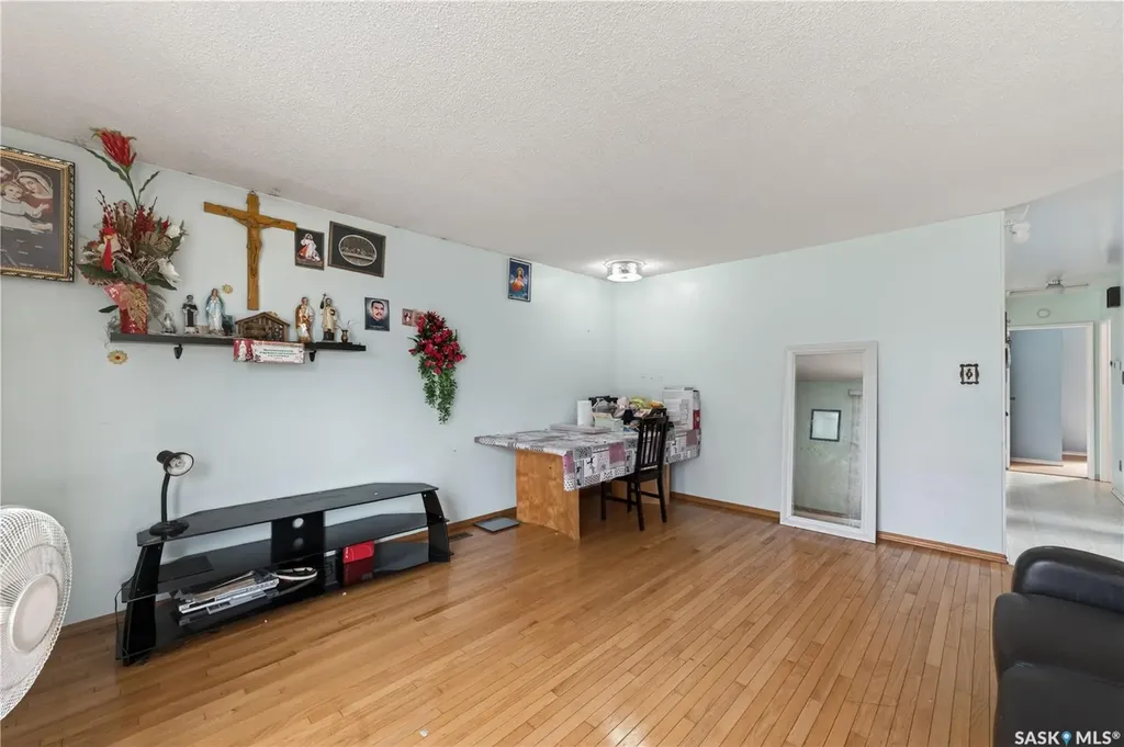 1329 Rupert Street Regina SK S4N 1V6
