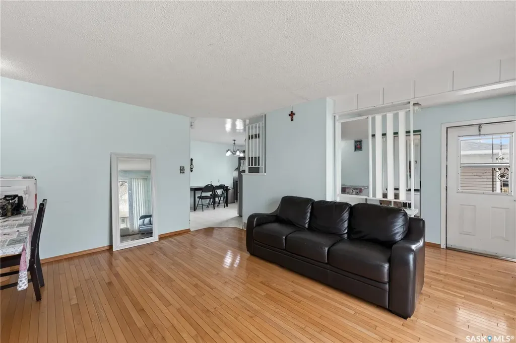 1329 Rupert Street Regina SK S4N 1V6