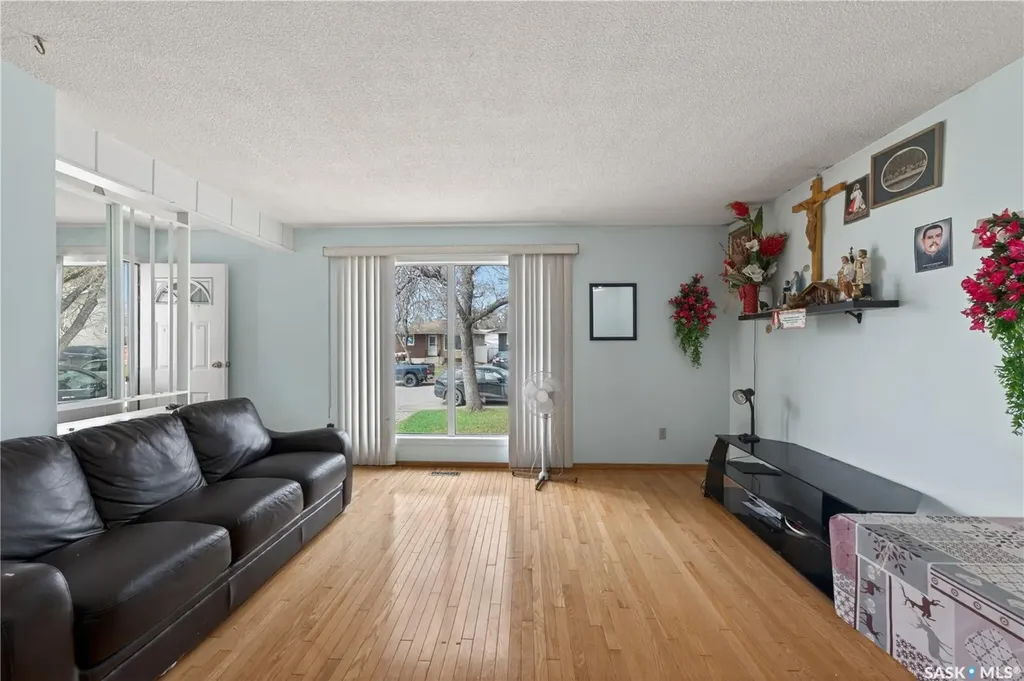 1329 Rupert Street Regina SK S4N 1V6