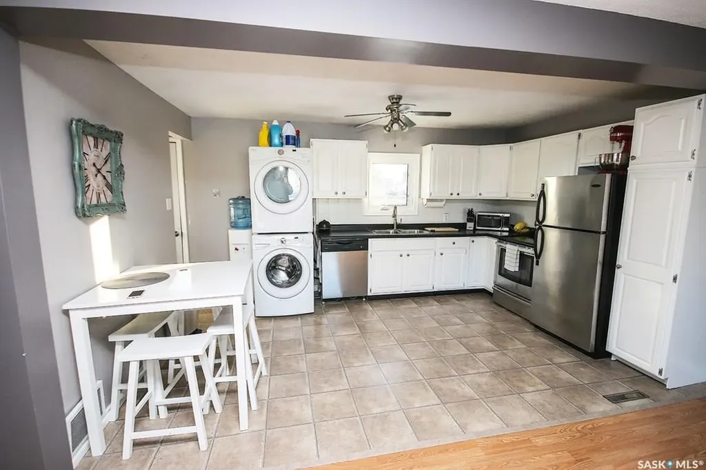 646 Albert Street Estevan SK S4A 1R6