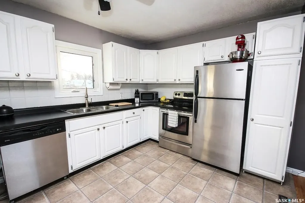 646 Albert Street Estevan SK S4A 1R6