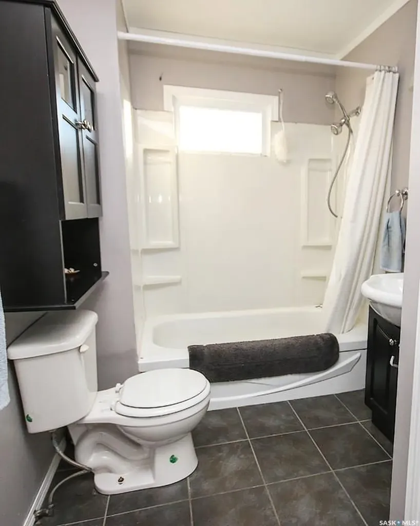 646 Albert Street Estevan SK S4A 1R6