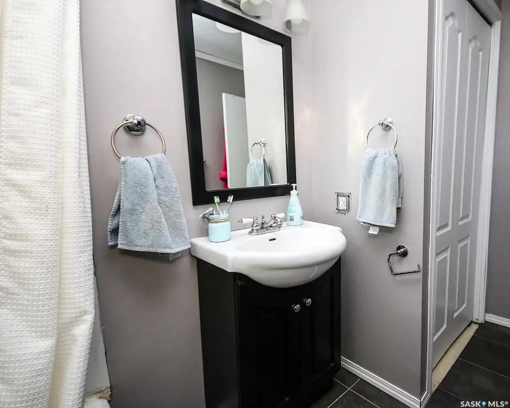 646 Albert Street Estevan SK S4A 1R6
