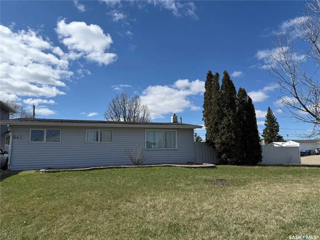 646 Albert Street Estevan SK S4A 1R6