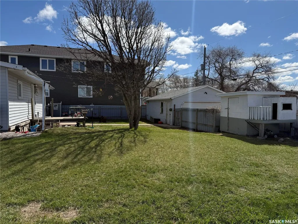 646 Albert Street Estevan SK S4A 1R6