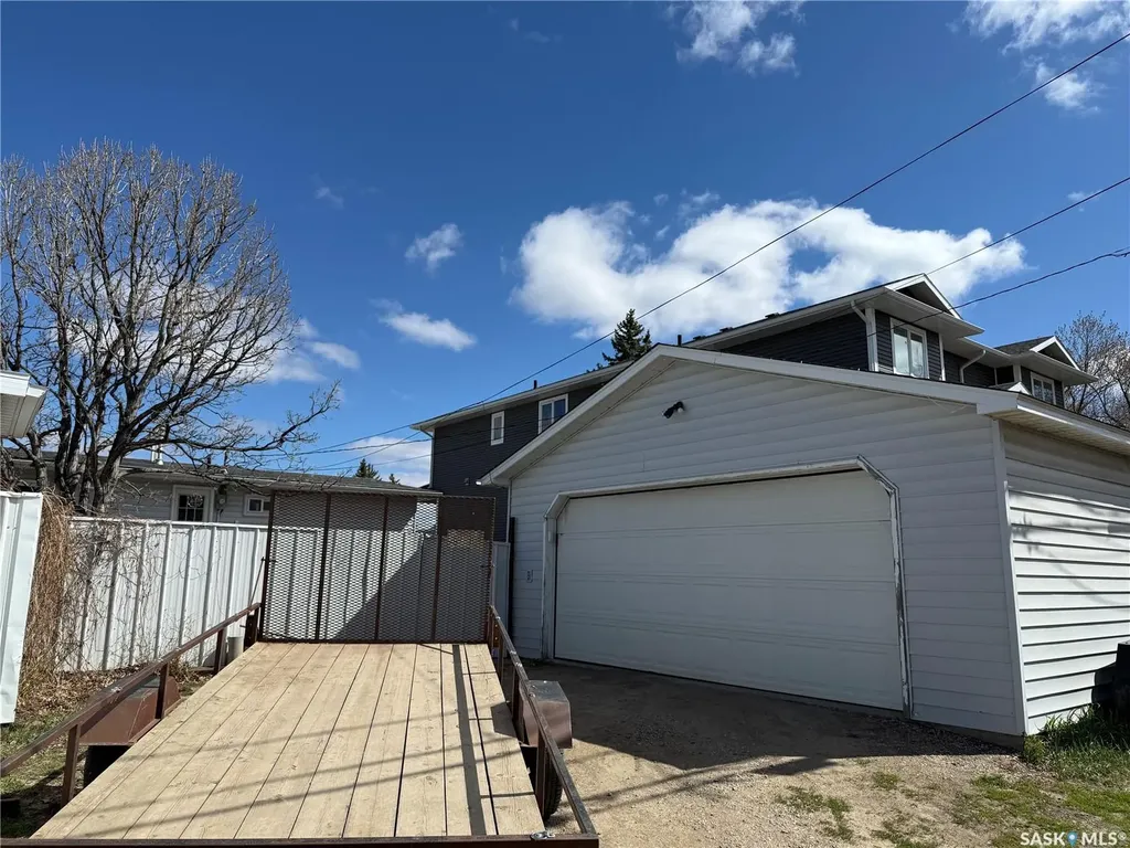 646 Albert Street Estevan SK S4A 1R6