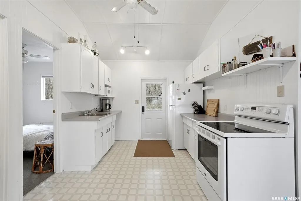 57 Sebolt Bay Lumsden Beach SK S4S 4C0