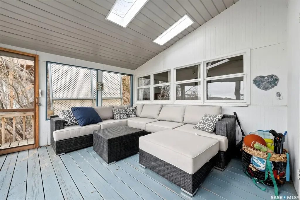 57 Sebolt Bay Lumsden Beach SK S4S 4C0