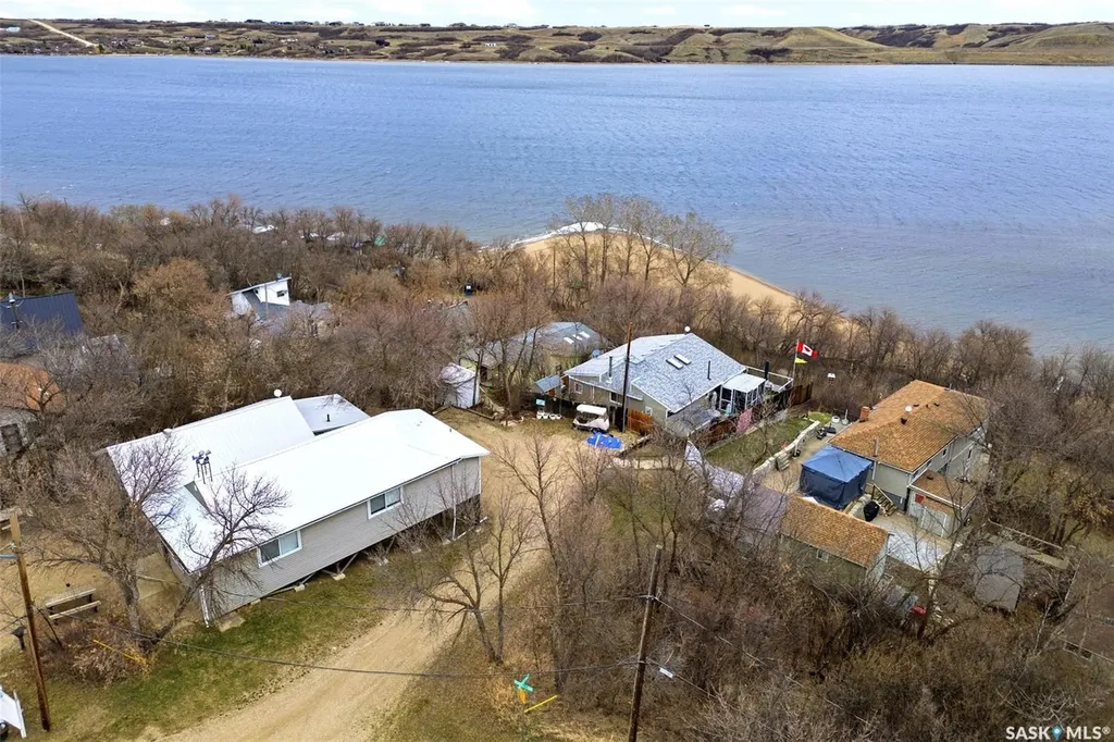 57 Sebolt Bay Lumsden Beach SK S4S 4C0