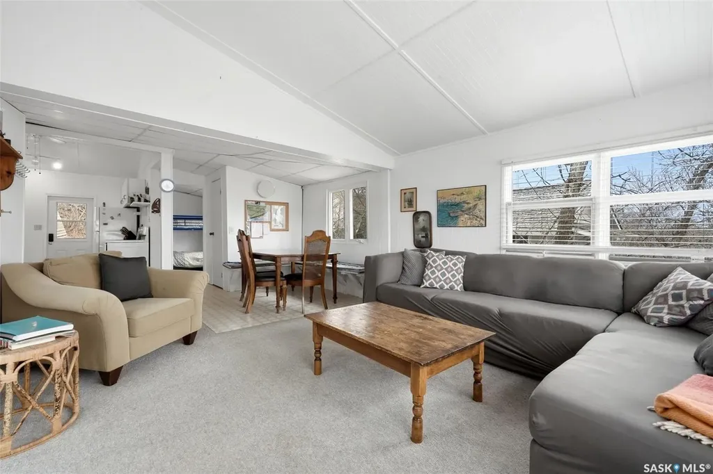 57 Sebolt Bay Lumsden Beach SK S4S 4C0