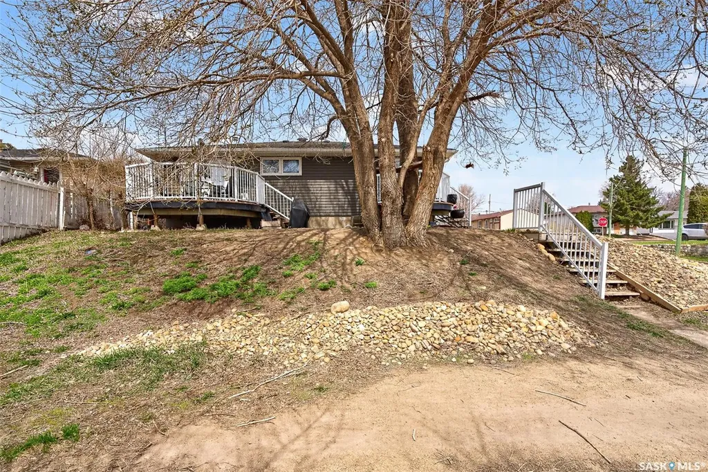 1303 Athabasca Street W Moose Jaw SK S6H 6C8